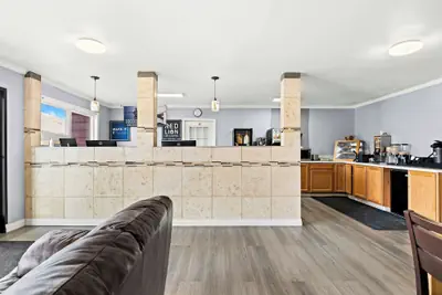 Photo 4 - Red Lion Inn & Suites Yakima