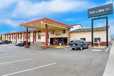 Photo 2 - Red Lion Inn & Suites Yakima