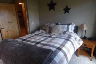 Photo 3 - Anemone Townhome 3 Bed 3 Bath