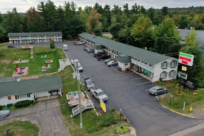 Photo 2 - Brentwood Motor Inn