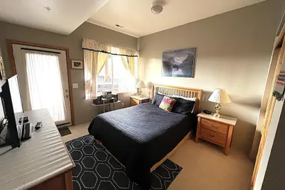 Photo 2 - Forest Park 3 Bed 4 Bath Townhome