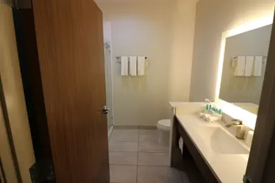 Photo 3 - Holiday Inn Express & Suites Coffeyville by IHG
