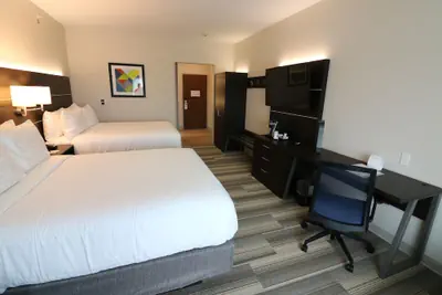 Photo 4 - Holiday Inn Express & Suites Coffeyville by IHG