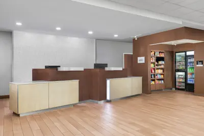 Photo 4 - Fairfield Inn & Suites by Marriott Martinsburg