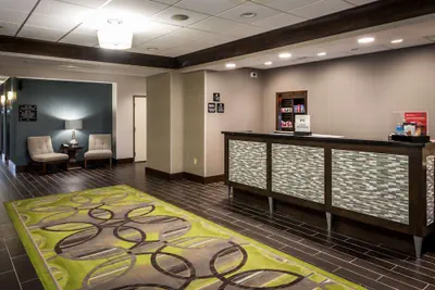 Photo 3 - Hampton Inn & Suites Hammond