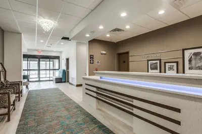 Photo 5 - Hampton Inn & Suites North Dallas Central Expy