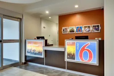Photo 3 - Motel 6 Poplar Bluff, MO