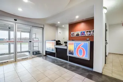Photo 5 - Motel 6 Poplar Bluff, MO