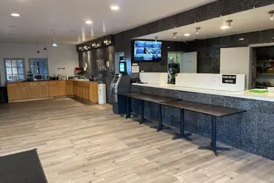 Photo 2 - Capital Inn