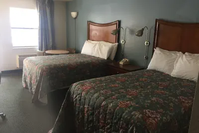 Photo 2 - Sunset Inn
