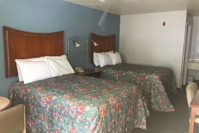 Photo 4 - Sunset Inn