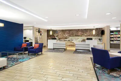 Photo 5 - La Quinta Inn & Suites by Wyndham Kingman