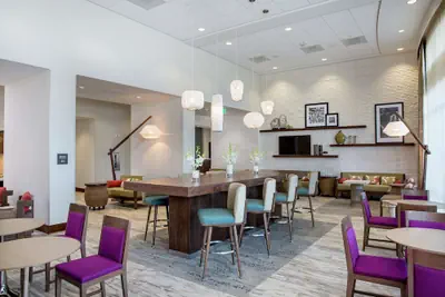 Photo 3 - Hampton Inn & Suites Oahu/Kapolei