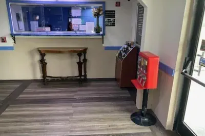 Photo 3 - Americas Express Inn