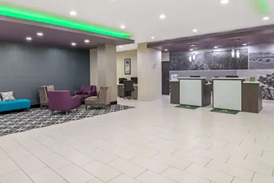 Photo 4 - La Quinta Inn & Suites by Wyndham Weatherford OK