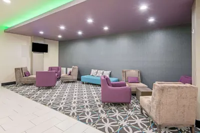 Photo 3 - La Quinta Inn & Suites by Wyndham Weatherford OK