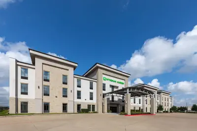 Photo 2 - Wyndham Garden Katy Energy Corridor