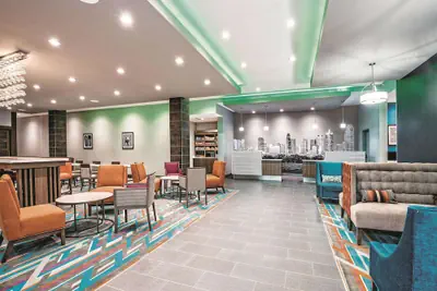 Photo 4 - La Quinta Inn & Suites by Wyndham Dallas Grand Prairie North
