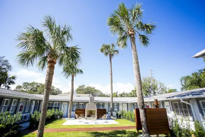 Photo 2 - The Hotel Palms Courtyard
