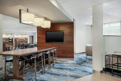 Photo 3 - Fairfield Inn & Suites Cincinnati Uptown/University Area