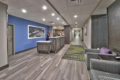 Photo 4 - Hampton Inn & Suites Guthrie