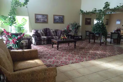 Photo 5 - Executive Inn & Suites Schulenburg