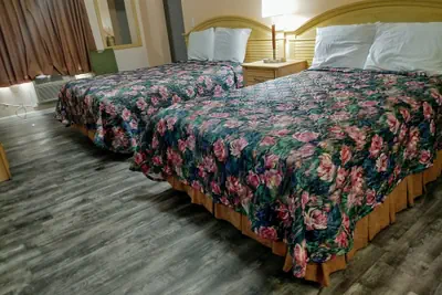 Photo 3 - Travelers Inn Clearwater