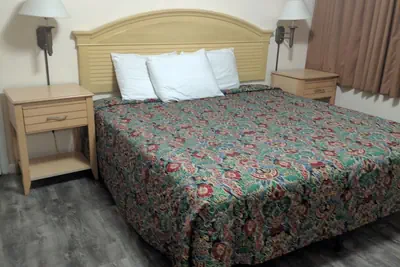 Photo 4 - Travelers Inn Clearwater