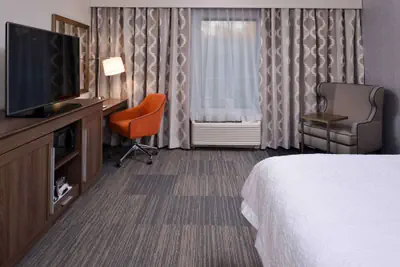 Photo 4 - Hampton Inn & Suites Albany-East Greenbush