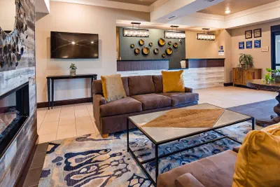Photo 4 - Best Western Plus Overland Inn