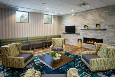 Photo 4 - Hampton Inn & Suites by Hilton Seattle/Northgate