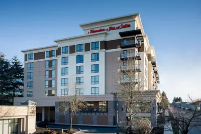 Photo 2 - Hampton Inn & Suites by Hilton Seattle/Northgate