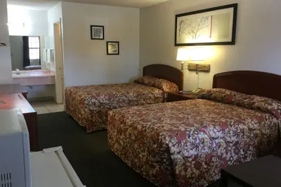 Photo 3 - American Inn