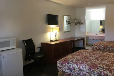 Photo 4 - American Inn