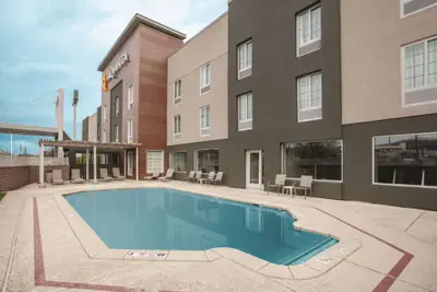Photo 2 - La Quinta Inn & Suites by Wyndham New Cumberland-Harrisburg