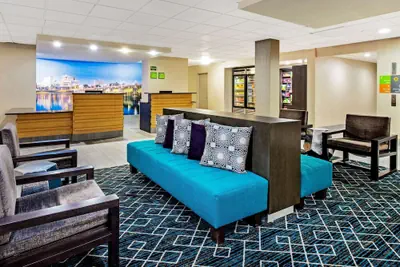 Photo 4 - La Quinta Inn & Suites by Wyndham New Cumberland-Harrisburg