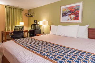 Photo 2 - Town Motel