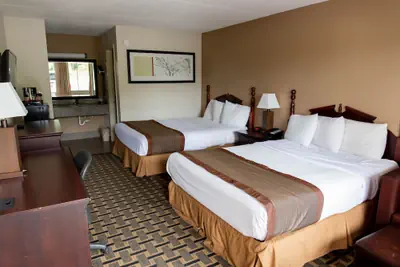 Photo 5 - Regency Inn