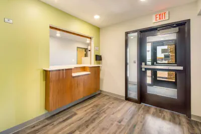 Photo 5 - Econo Lodge Burlington I-70