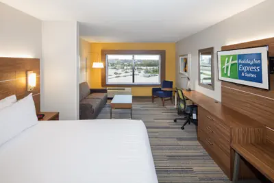 Photo 5 - Holiday Inn Express & Suites East Peoria - Riverfront by IHG