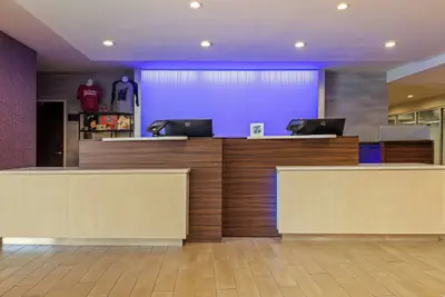 Photo 4 - Fairfield Inn & Suites by Marriott Nashville Downtown MetroCenter