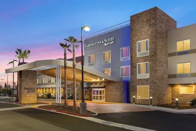 Photo 2 - Fairfield Inn & Suites by Marriott Sacramento Folsom