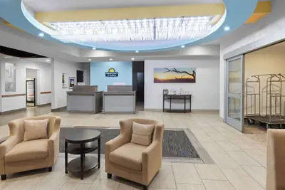 Photo 4 - Days Inn & Suites by Wyndham Lubbock Medical Center