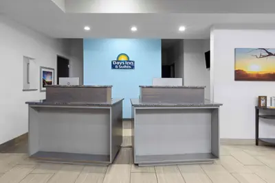 Photo 3 - Days Inn & Suites by Wyndham Lubbock Medical Center