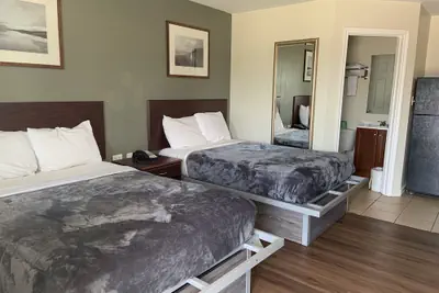 Photo 5 - Paris Extended Stay Suites