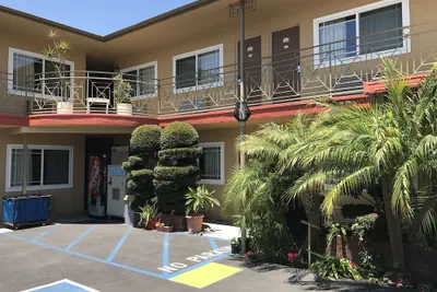 Photo 3 - Fullerton Lodge