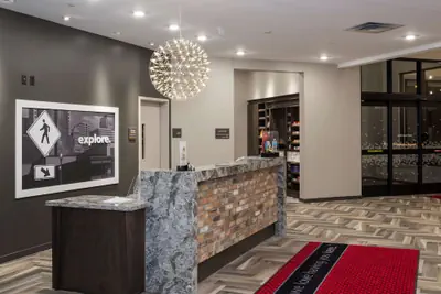Photo 4 - Hampton Inn & Suites Minneapolis University Area