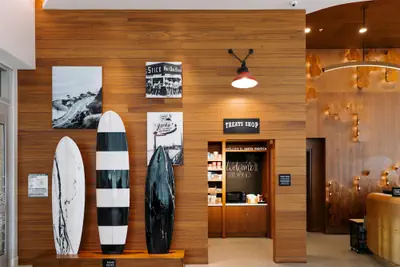 Photo 5 - Hampton Inn & Suites Santa Monica