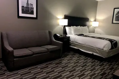 Photo 5 - Catoosa Inn & Suites