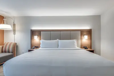 Photo 3 - Holiday Inn Express & Suites Dallas North - Addison by IHG